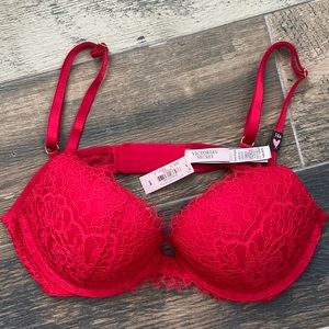 VICTORIAS SECRET red lace push-up bra